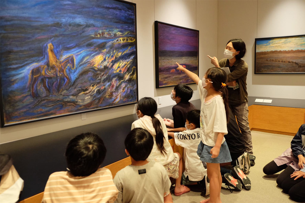 高鍋町美術館常設展「坂本正直　玄奘三蔵法師の旅」に子ども劇団の子どもたちが団体で来館されました。
